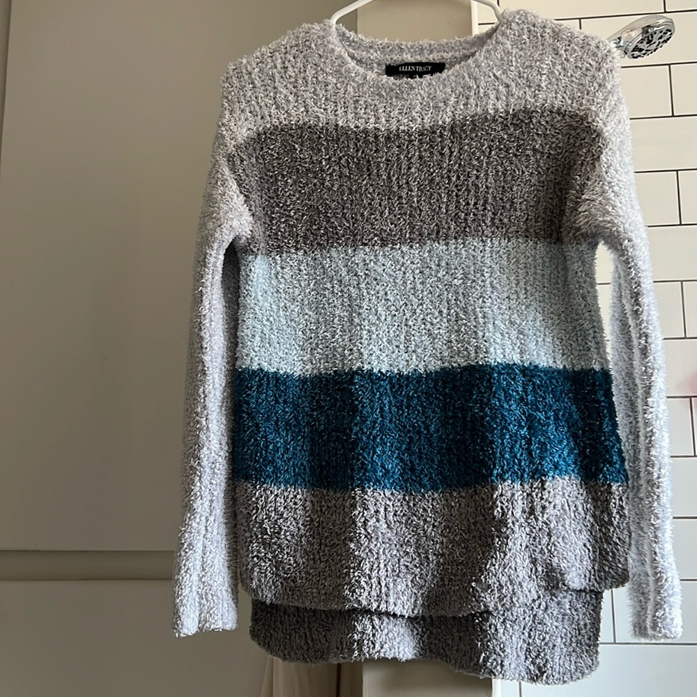 Ellen Tracy grey and blue Women’s size small fuzzy sweater, brand new never worn